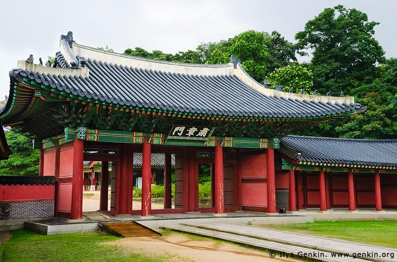  stock photography | Gates at Changdeokgung Palace in Seoul, South Korea, Jongno-gu, Seoul, South Korea, Image ID KR-SEOUL-CHANGDEOKGUNG-0007