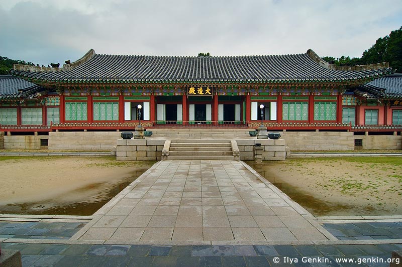  stock photography | Daejojeon Hall at Changdeokgung Palace in Seoul, South Korea, Jongno-gu, Seoul, South Korea, Image ID KR-SEOUL-CHANGDEOKGUNG-0013