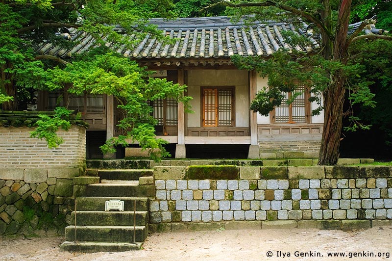  stock photography | Small House at Changdeokgung Palace in Seoul, South Korea, Jongno-gu, Seoul, South Korea, Image ID KR-SEOUL-CHANGDEOKGUNG-0022