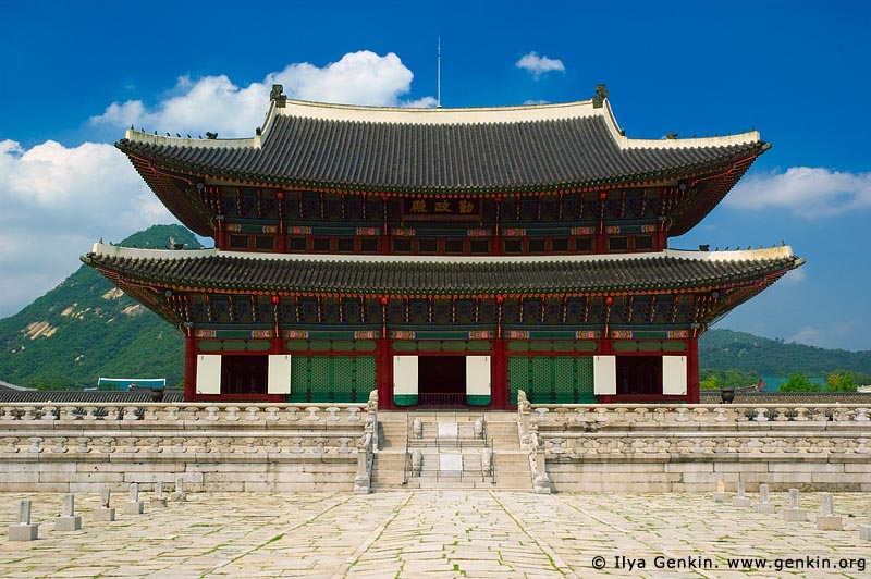  stock photography | Geunjeongjeon (Throne Hall) at Gyeongbokgung Palace in Seoul, South Korea, Seoul, South Korea, Image ID KR-SEOUL-GYEONGBOKGUNG-0001