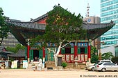  stock photography | Jogyesa Temple in Seoul, South Korea, Gyeonji-dong, Jongno-gu, Seoul, South Korea, Image ID KR-SEOUL-JOGYESA-0001. 