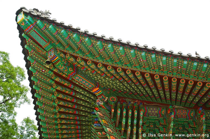  stock photography | Roof Decoration at Jogyesa Temple in Seoul, South Korea, Gyeonji-dong, Jongno-gu, Seoul, South Korea, Image ID KR-SEOUL-JOGYESA-0002