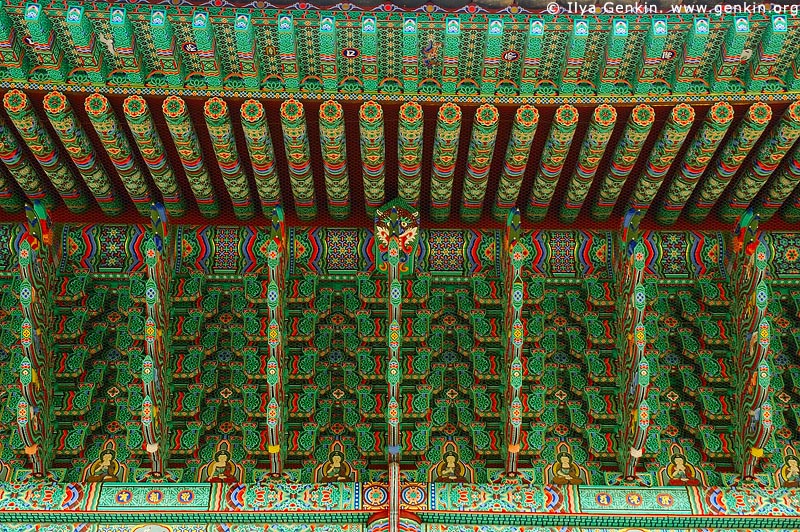  stock photography | Roof Decoration at Jogyesa Temple in Seoul, South Korea, Gyeonji-dong, Jongno-gu, Seoul, South Korea, Image ID KR-SEOUL-JOGYESA-0004