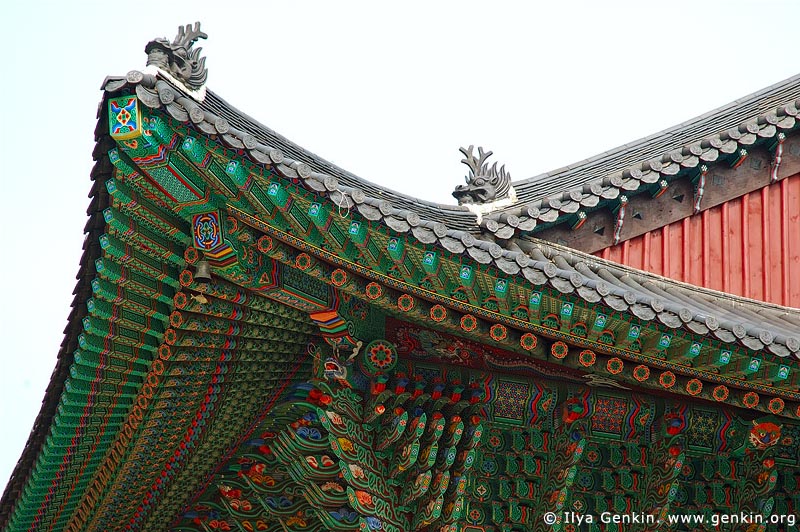  stock photography | Roof Decoration at Jogyesa Temple in Seoul, South Korea, Gyeonji-dong, Jongno-gu, Seoul, South Korea, Image ID KR-SEOUL-JOGYESA-0005