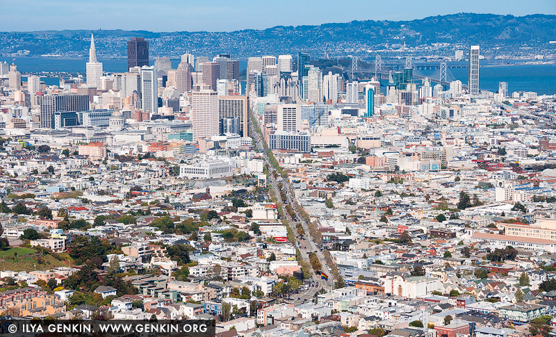 San Francisco Skyline from Twin Peaks, California, USA.